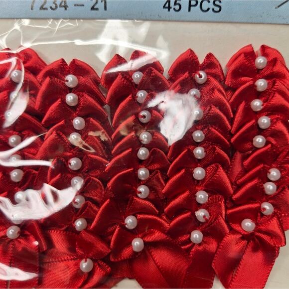 NWT Darice Ribbon Bows Sets - Red w/ White and Gold 3 Pack Set 135 Total Count - Picture 2 of 3